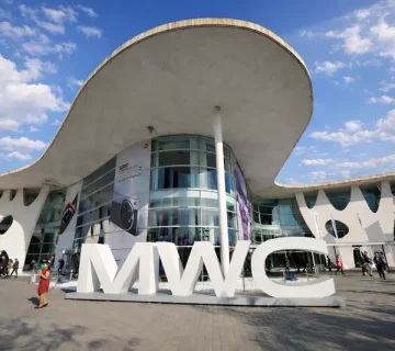 Mwc barcelona exterior sky 800x533